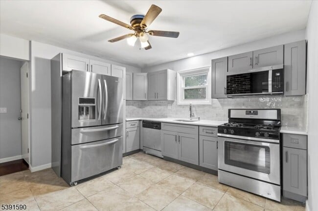 1034 Burnet Ave in Union, NJ - Building Photo - Building Photo