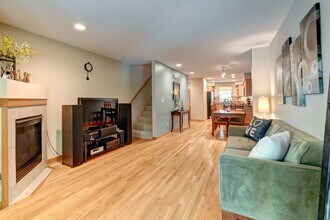 13810 Greenwood Ave N in Seattle, WA - Building Photo - Building Photo