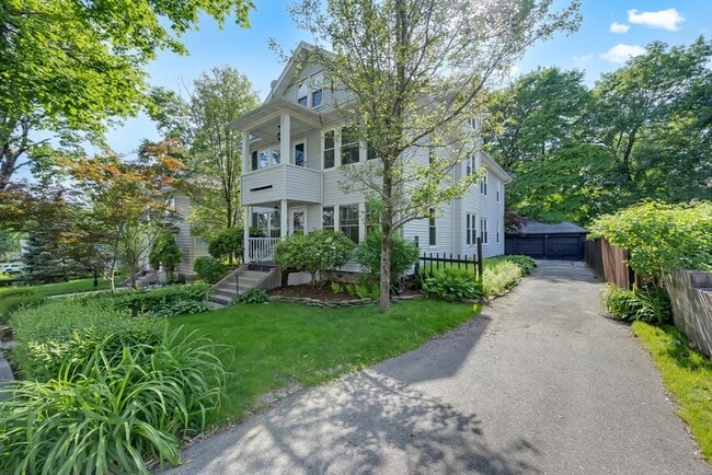 8 Brantwood Rd in Worcester, MA - Building Photo - Building Photo