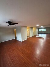 730 Cricket Ln in Woodbridge, NJ - Building Photo - Building Photo