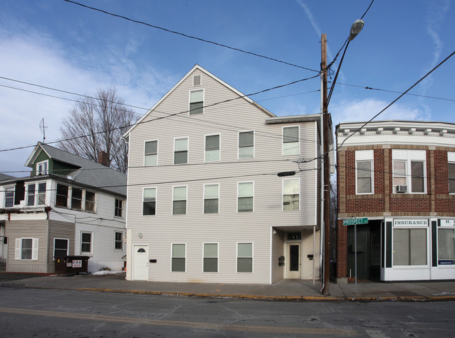 4 Prospect St in Torrington, CT - Building Photo - Building Photo