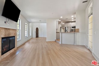 23550 Valley View Rd in Calabasas, CA - Building Photo - Building Photo