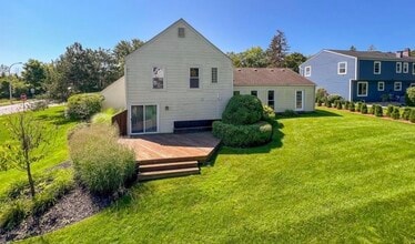 5285 Hardwoods Dr in West Bloomfield Township, MI - Building Photo - Building Photo