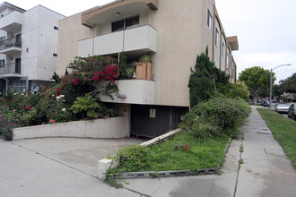 8668 Gregory Way in Los Angeles, CA - Building Photo - Building Photo