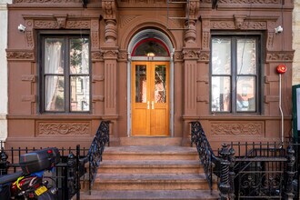 52 E 7th St in New York, NY - Building Photo - Building Photo