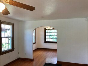 2329 NW 22nd St in Oklahoma City, OK - Foto de edificio - Building Photo