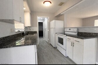 424 Cactus Cir in Lehigh Acres, FL - Building Photo - Building Photo