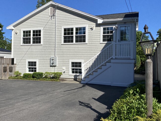 39 Warren St, Unit A