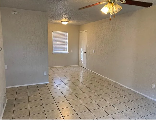 603 Freestone Dr in Euless, TX - Foto de edificio - Building Photo