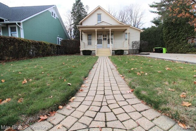 368 S Wing St in Northville, MI - Building Photo - Building Photo