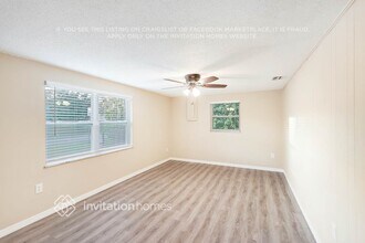 15740 Sea Pines Dr in Hudson, FL - Foto de edificio - Building Photo