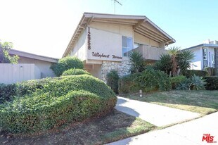 12958 Valleyheart Dr in Los Angeles, CA - Building Photo