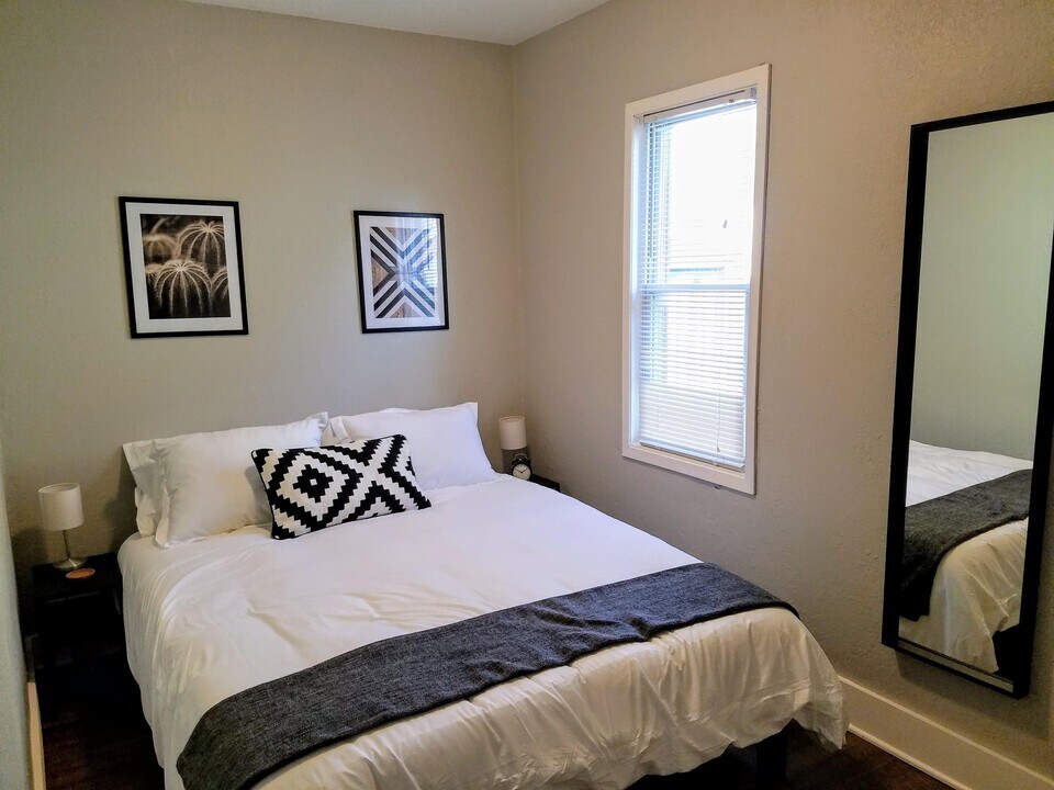 2743 Grand St NE-Unit -1 in Minneapolis, MN - Building Photo