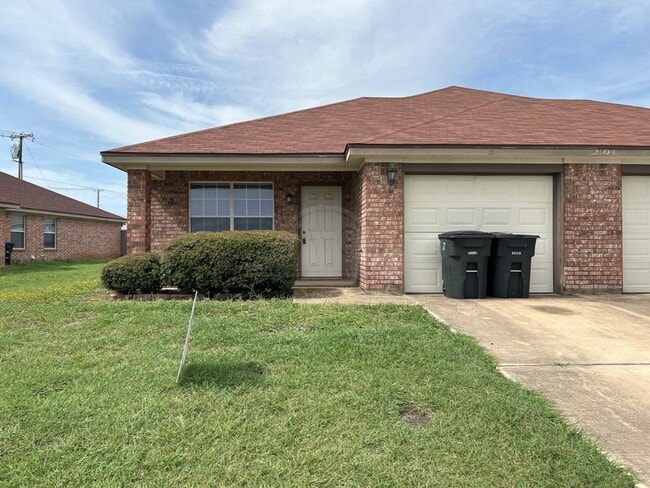 2104 Schorn Dr in Killeen, TX - Building Photo - Building Photo