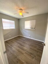 404 Swanee Dr in Austin, TX - Building Photo - Building Photo