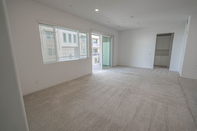 26958 W Sandbar Willow Pl in Valencia, CA - Building Photo - Building Photo
