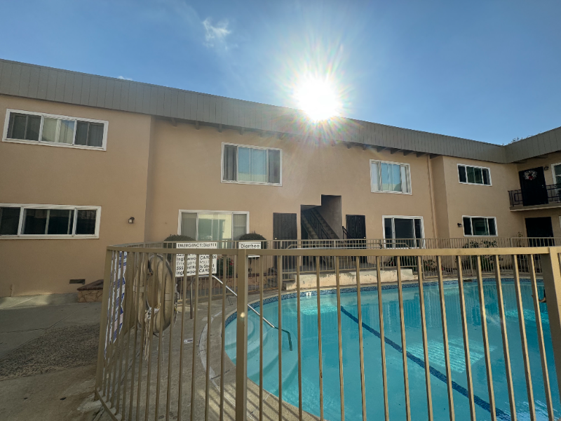 3232 W 99th St in Inglewood, CA - Building Photo