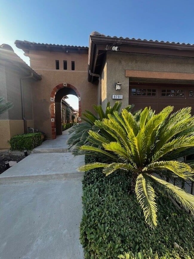 8701 Maggiore Ln in Bakersfield, CA - Building Photo - Building Photo