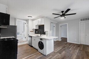 1849 W Augusta Blvd, Unit 3 in Chicago, IL - Building Photo