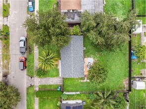 1320 NE 210th Terrace in Miami, FL - Building Photo - Building Photo
