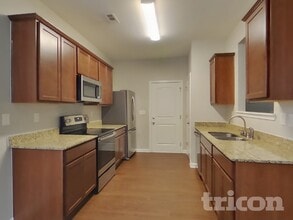 2037 St Augustine Pl in Gastonia, NC - Foto de edificio - Building Photo