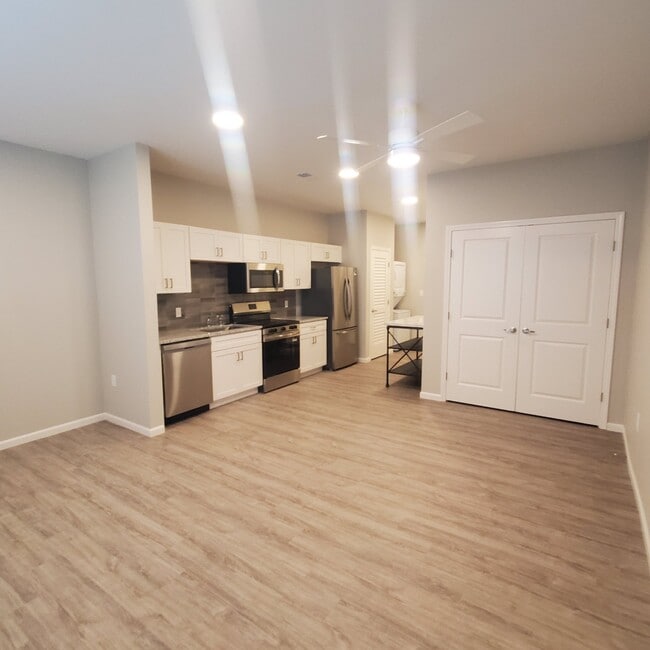 property at 1073 S Grant Ave