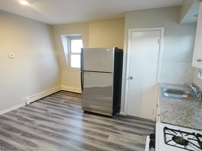 510 Morris Ave in Elizabeth, NJ - Building Photo - Building Photo