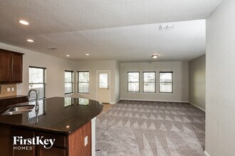 10523 Branch Post in San Antonio, TX - Foto de edificio - Building Photo