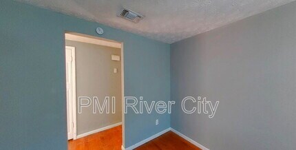 7471 John F Kennedy Dr W in Jacksonville, FL - Building Photo - Building Photo