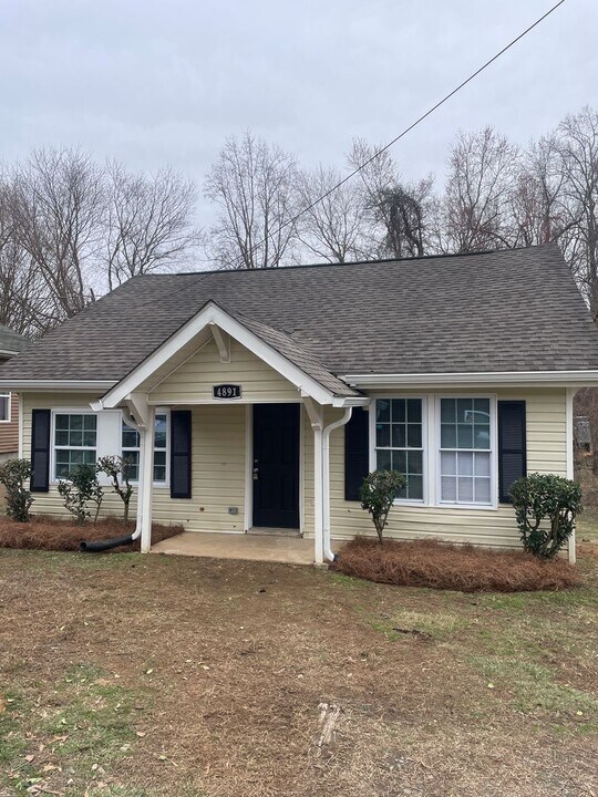 4891 Doris St in Winston-Salem, NC - Building Photo