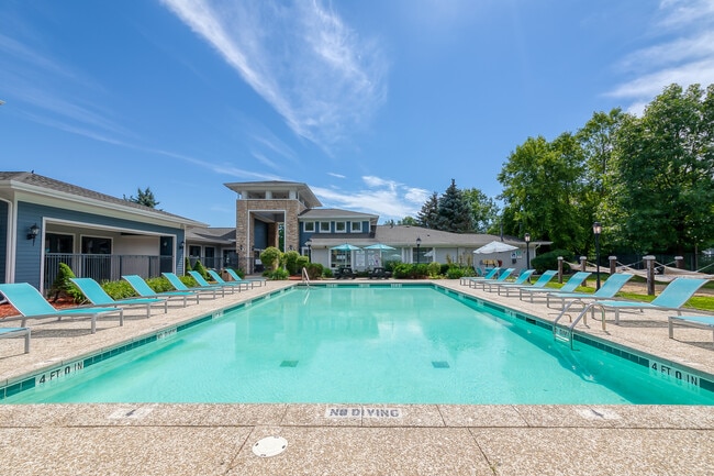 58 West – Luxury Student Living in Kalamazoo, MI - Foto de edificio - Building Photo