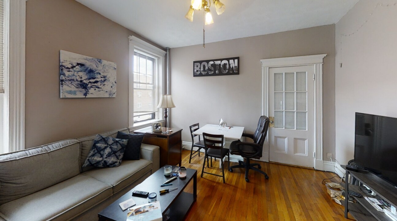 8 Alton Pl, Unit 5 in Brookline, MA - Foto de edificio