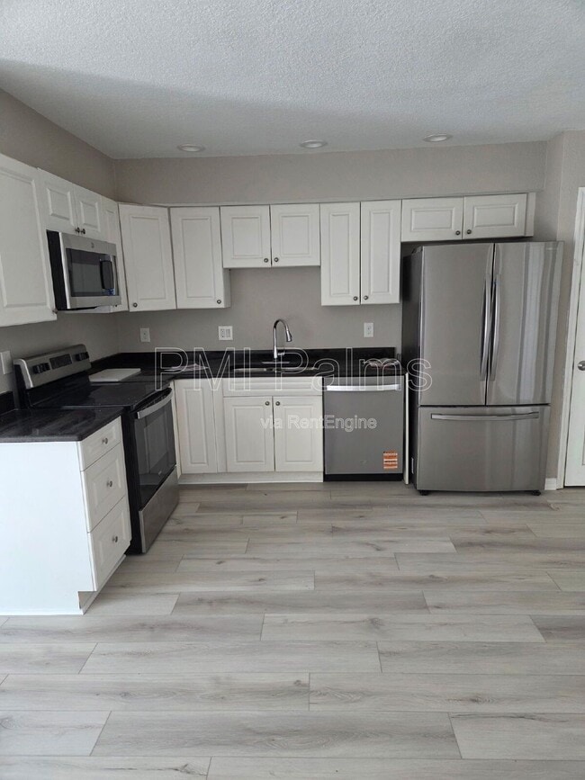 4860 82nd Ave N in Pinellas Park, FL - Foto de edificio - Building Photo