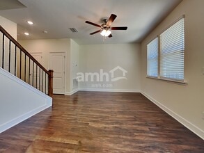 1010 Tan Tara Trl in Jacksonville, FL - Foto de edificio - Building Photo