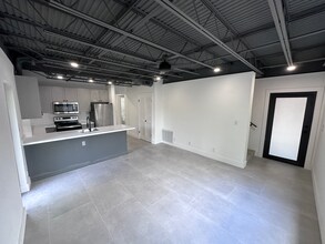 604 NE 9th Ave, Unit 3 in Fort Lauderdale, FL - Building Photo - Building Photo