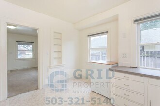 1234 N Watts St in Portland, OR - Building Photo - Building Photo