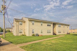 Broadmeadow Place Apartments in Covington, TN - Building Photo - Building Photo