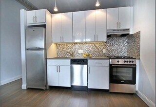 150 Green St, Unit 2A in Melrose, MA - Building Photo - Building Photo