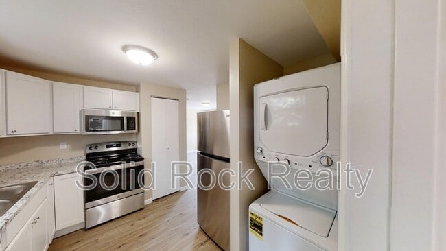 2413 E St Vrain St in Colorado Springs, CO - Foto de edificio - Building Photo
