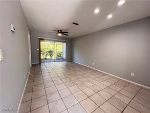 1017 Pine Isle Ln in Naples, FL - Building Photo - Building Photo