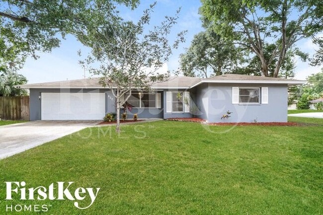 property at 627 St Andrews Dr