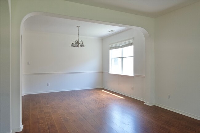 property at 2023 Creek Run Dr