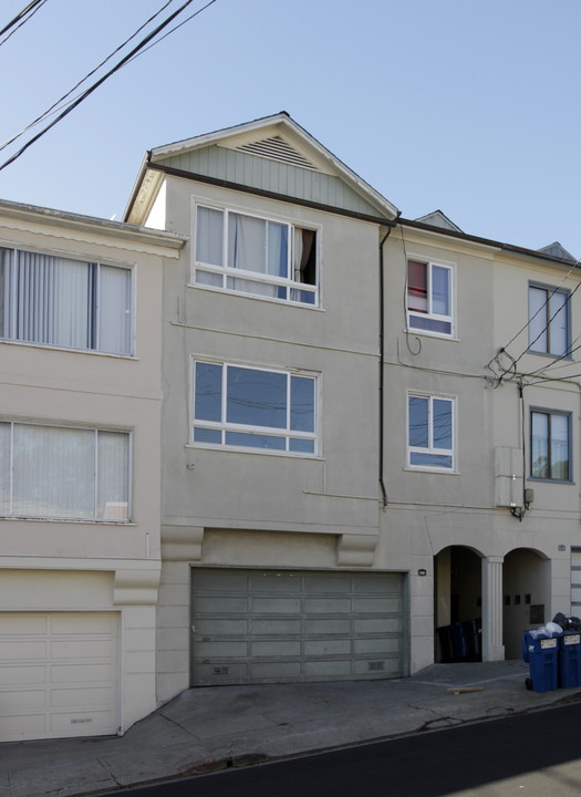 260 Abbot Ave in Daly City, CA - Building Photo