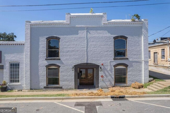 property at 86 S Forest Ave