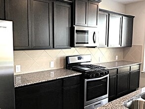 8012 Turnberry Ln in Austin, TX - Building Photo - Building Photo