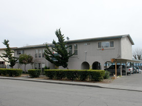 930 Sunset Ave Apartments