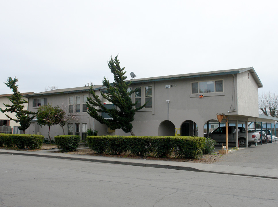 930 Sunset Ave in Santa Rosa, CA - Foto de edificio