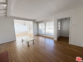 13054 Hartsook St in Los Angeles, CA - Building Photo - Building Photo