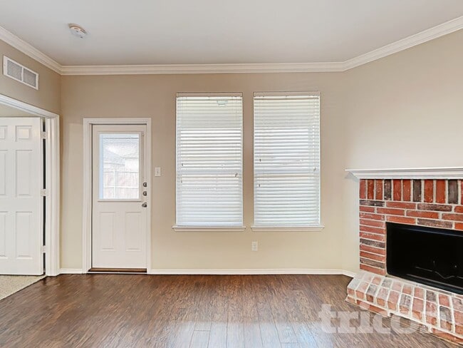 404 Chert Ln in Fort Worth, TX - Building Photo - Building Photo