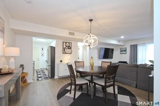 1 Concorde Way in Windsor Locks, CT - Building Photo - Building Photo